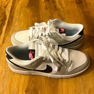 2022
Dunk Low SE GS 'Lottery Pack - Grey Fog'